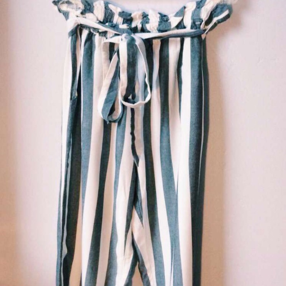 American Eagle flowy pin stripped pants! :)